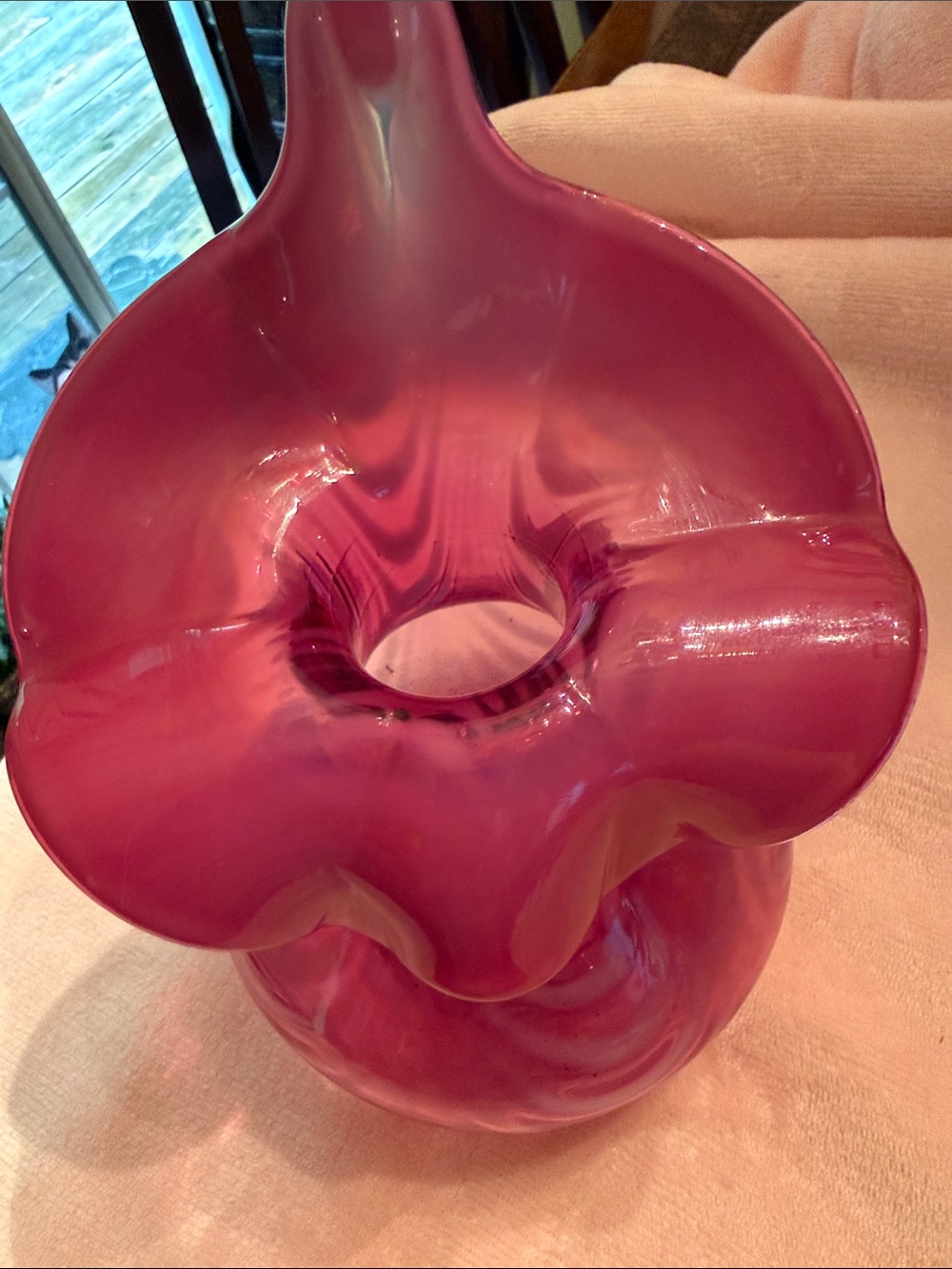 Vintage Fenton Handblown Art Glass Tulip 💐 Cranberry Decorative Vase